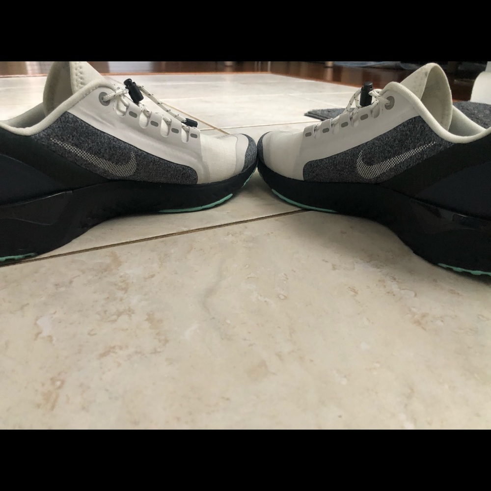 Nike Pegasus 35 Shield - Picture 2 of 5